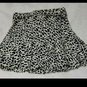 Nwt leopard skirt